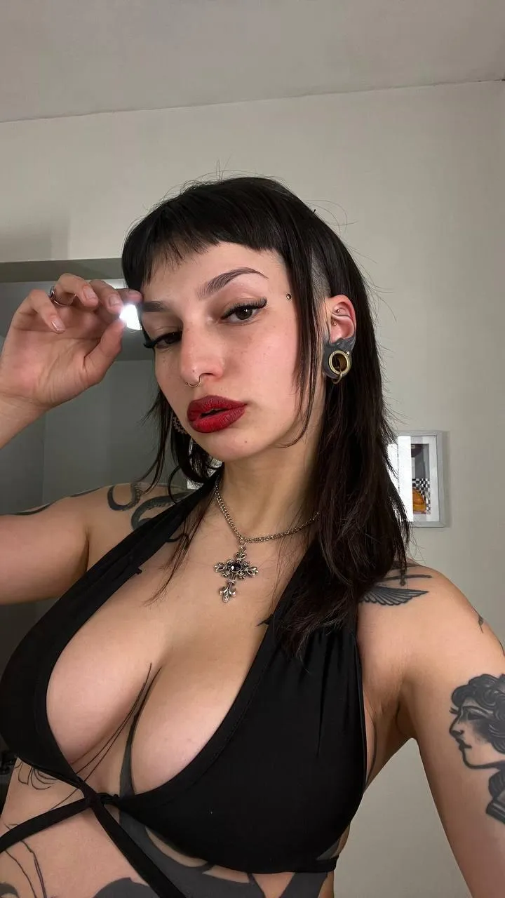 dont act shy i know what that look means