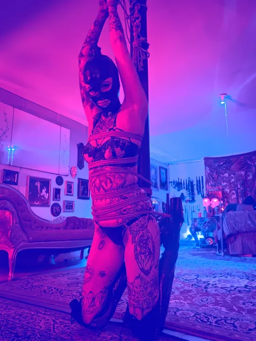 I tied a hot goth girl and I am in love💕