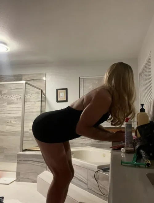 ISO experienced sissy that can do/teach me make up, etc. $Paid$ in Tampa 🥰