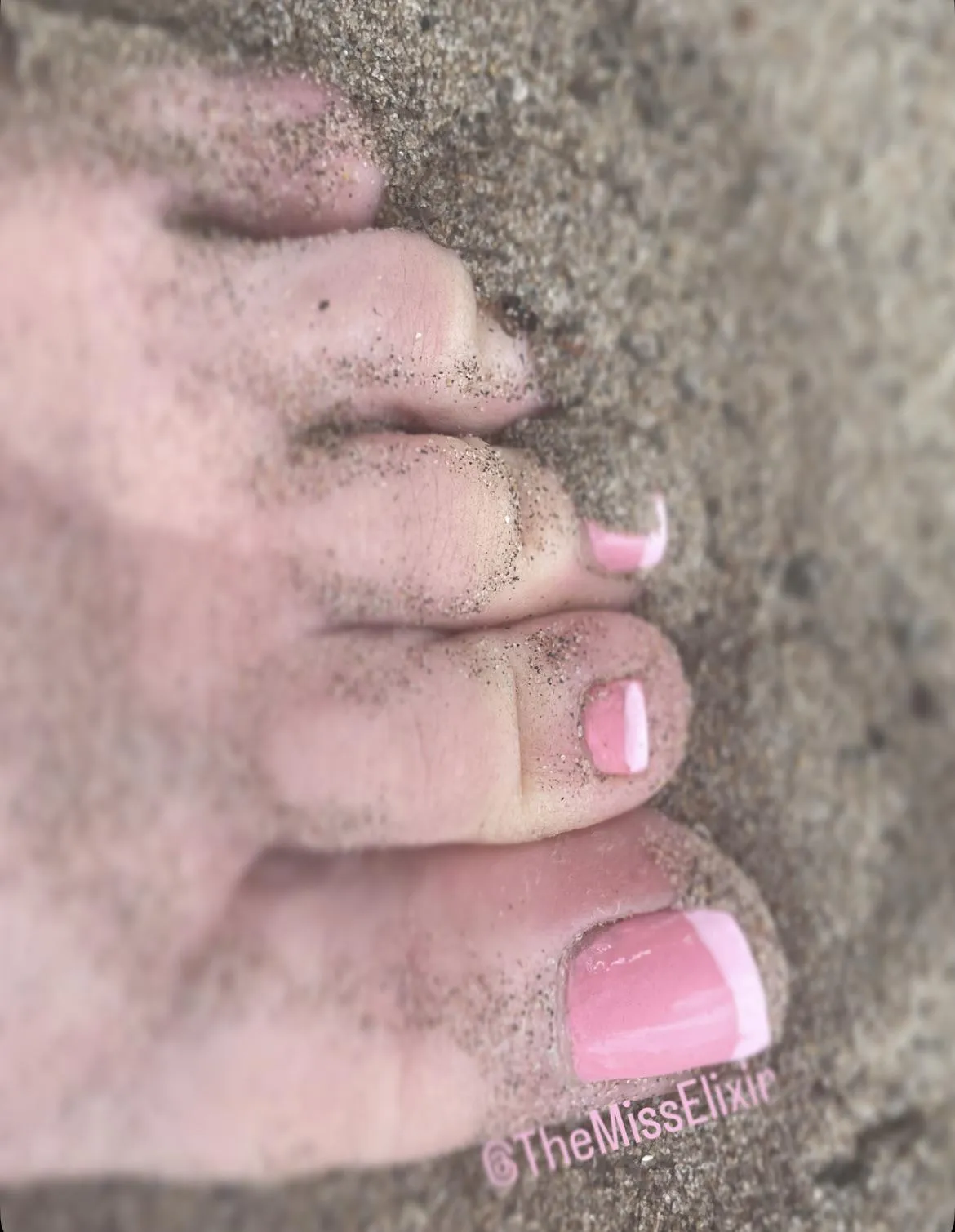 Dirty toes 💗👀😫
