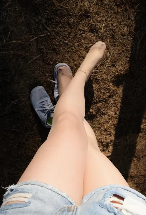 Does anybody else like pantyhose and shorts?