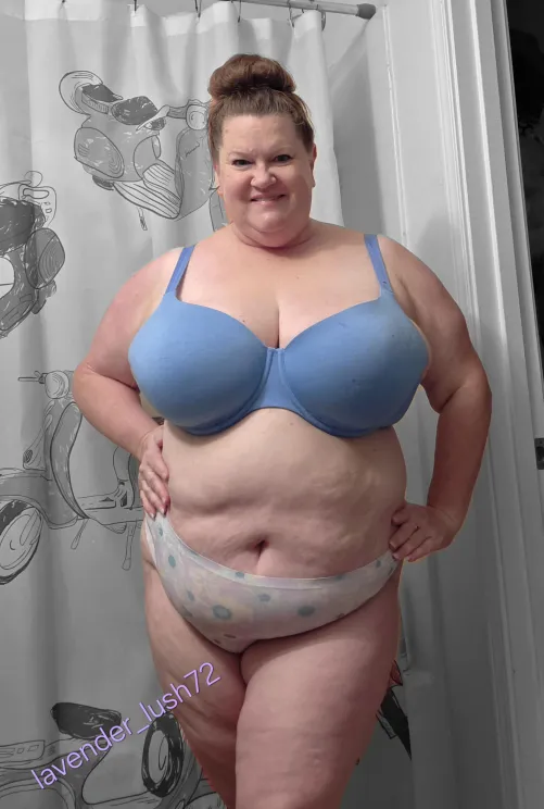 Don't be blue 💙 I'll cheer you up 😘 [F53]