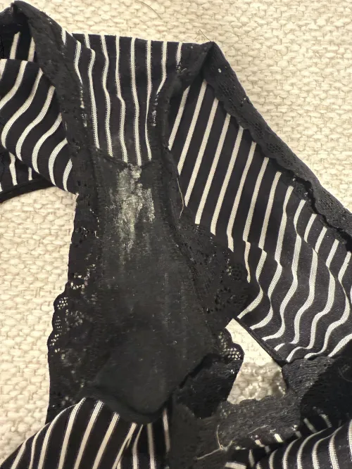 I love when my wife lets me clean her panties