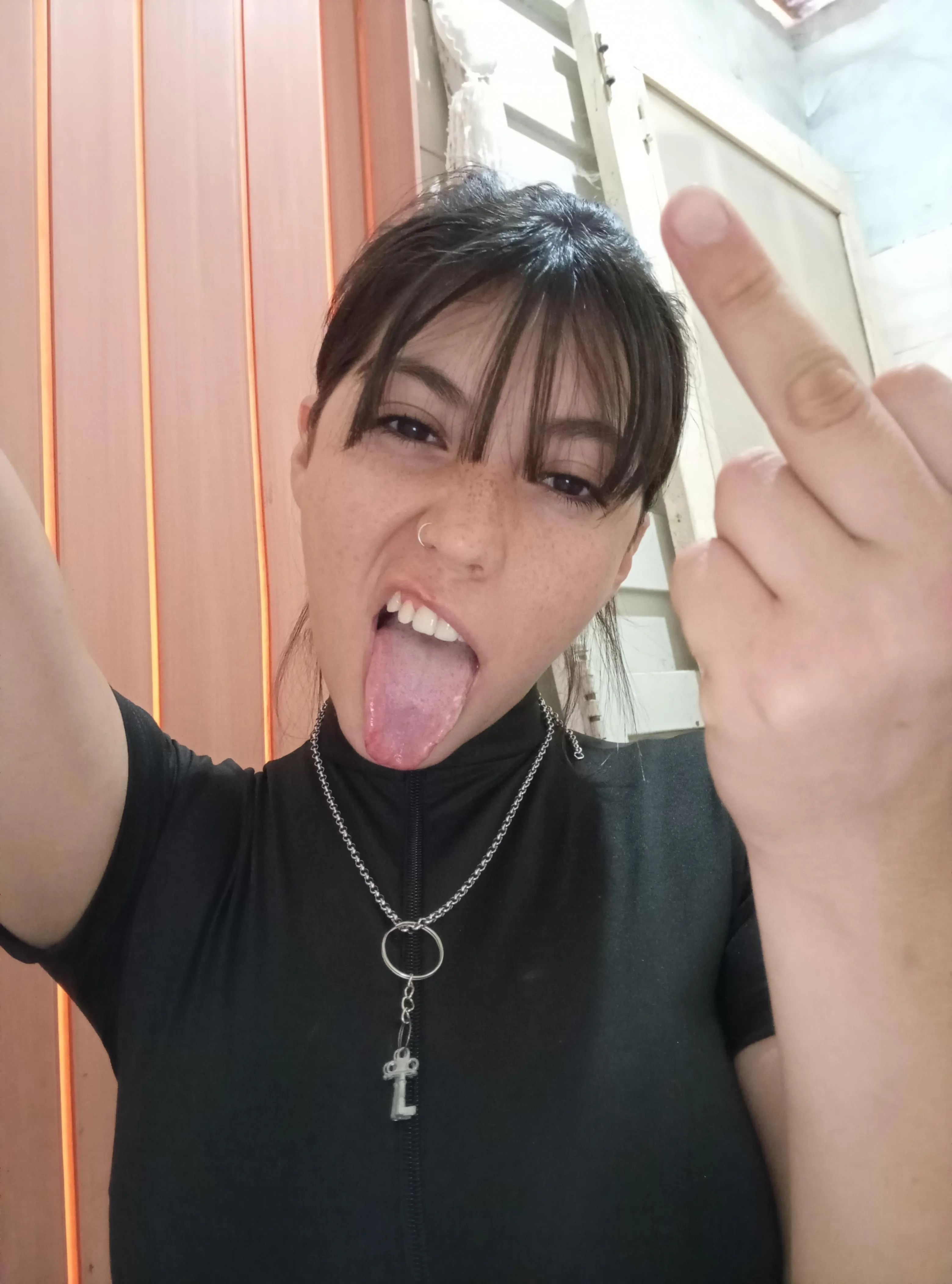 Look at my keys, they don't come from here, I'm the one who has the power