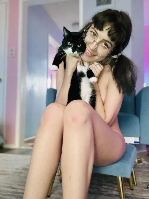 My sweet tuxedo girl Kiki, who loves photobombing my shoots lol