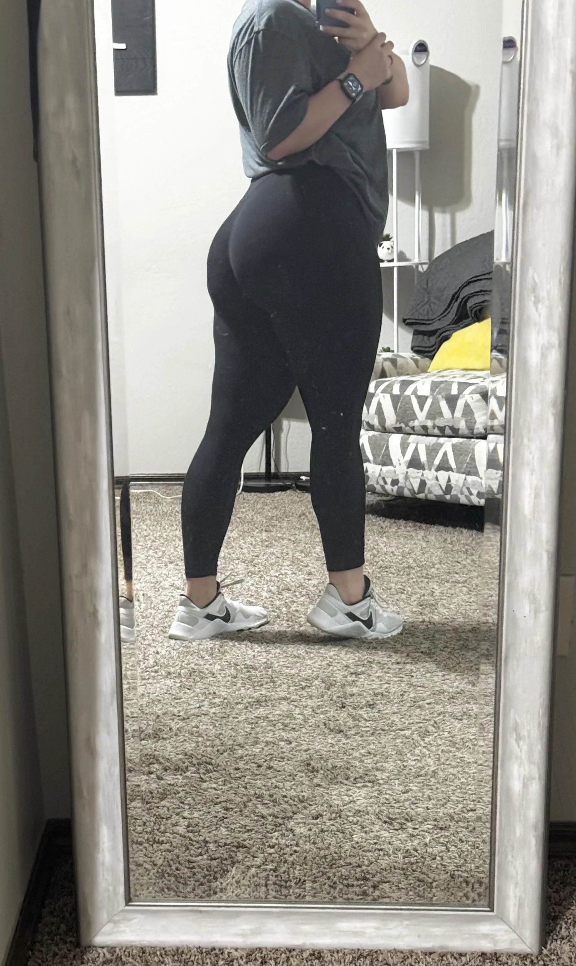 We stay cheeeeeky in leggings