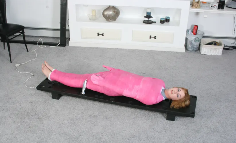 Wrapped from head to toe, she looked like a living sculpture.