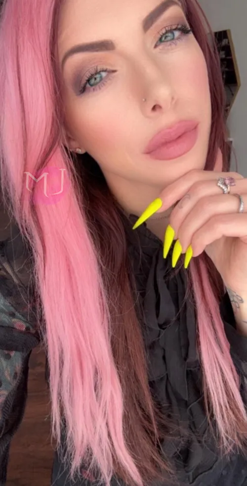 😈 You're Mommy's obedient pet! Beg and receive your reward..Permission to serve 🥰