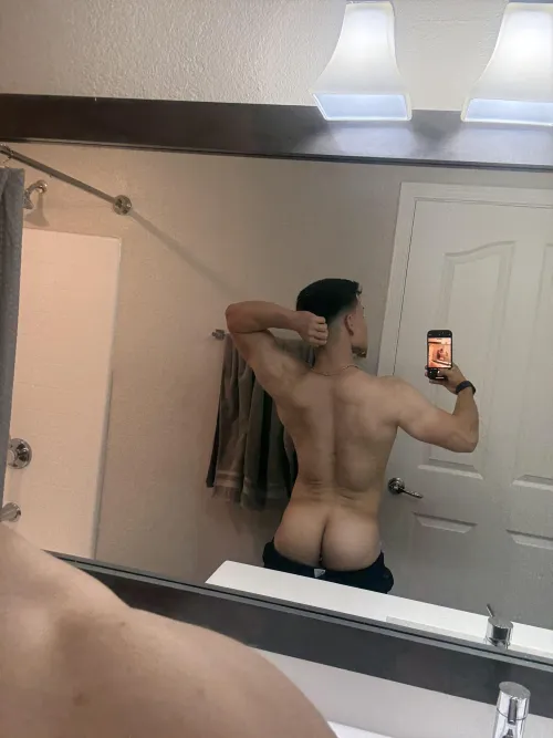 can’t hide these curves