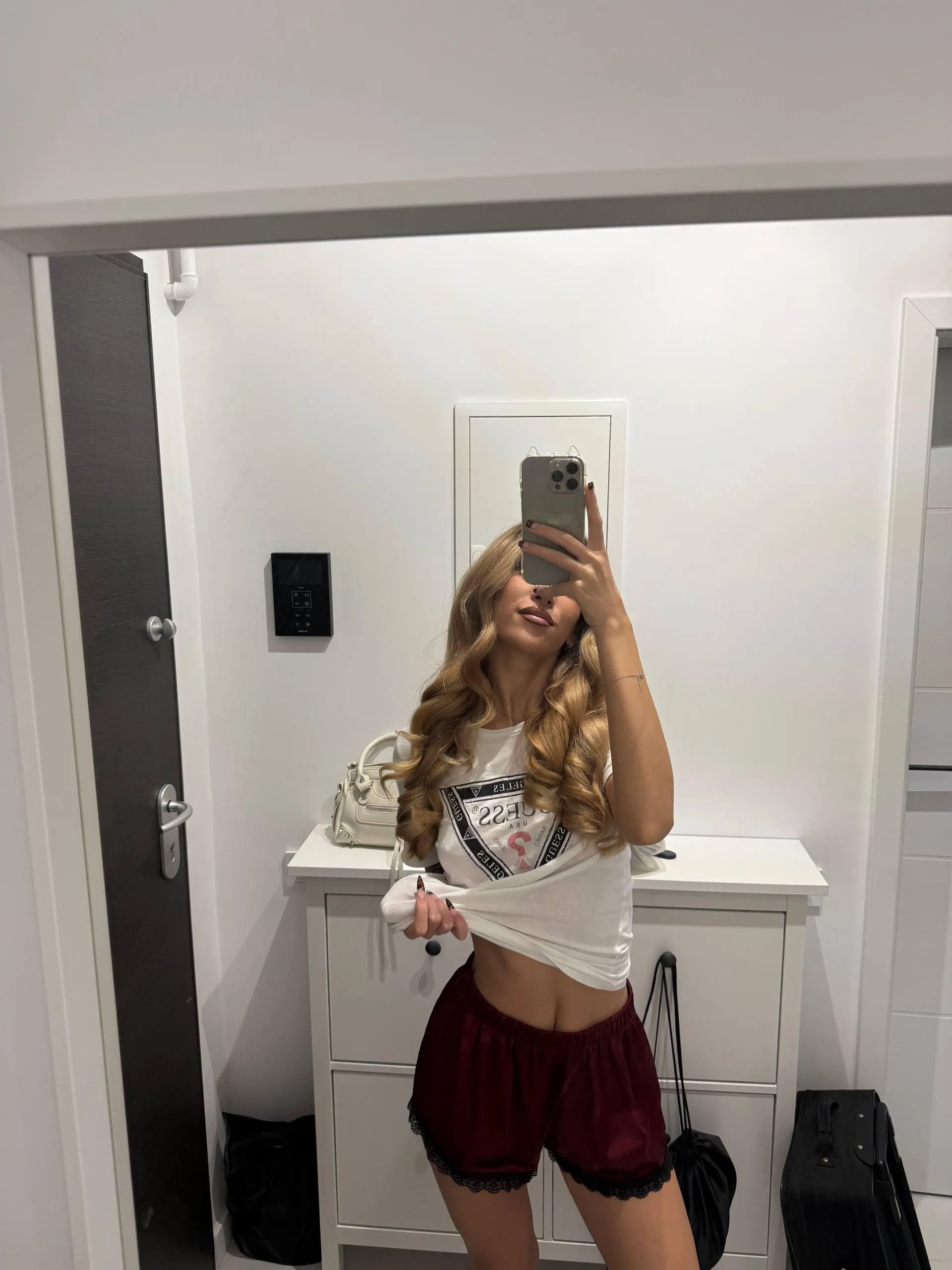 do y'all like a little cute teen girl like me?