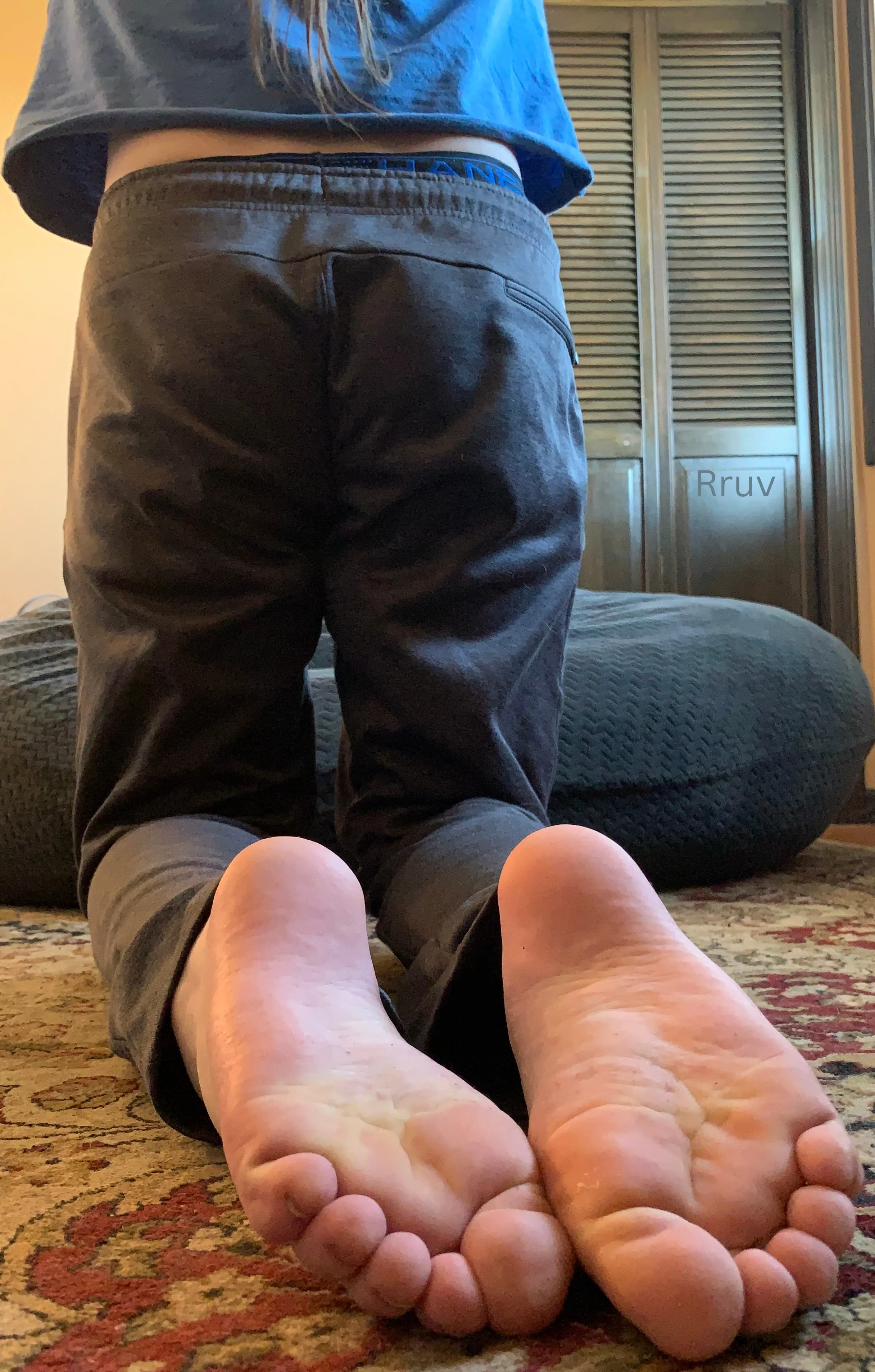 Don't you just want to get on your knees and run your tongue up and down my soles?~