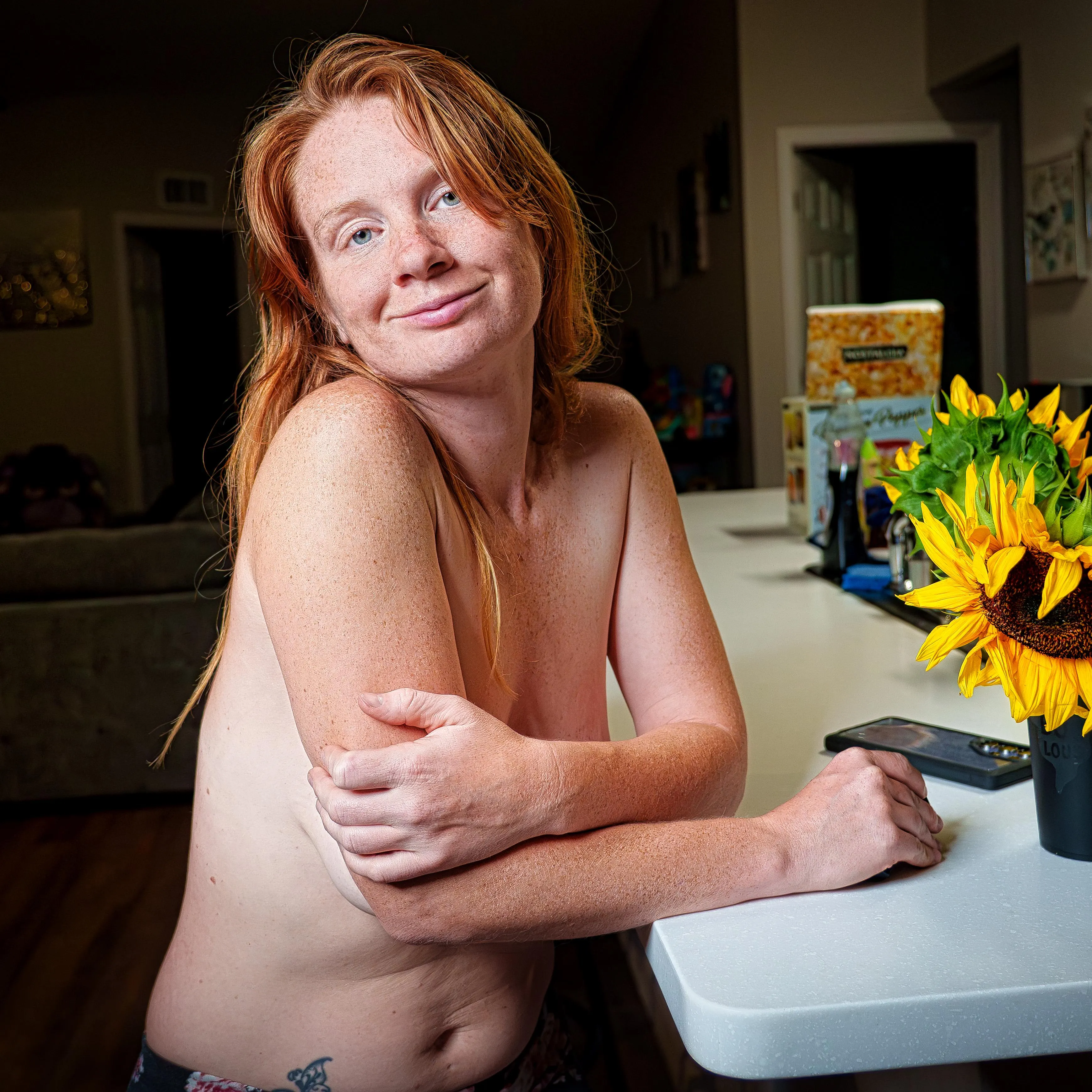 everyone says i'm a good girl, want to change that?😈