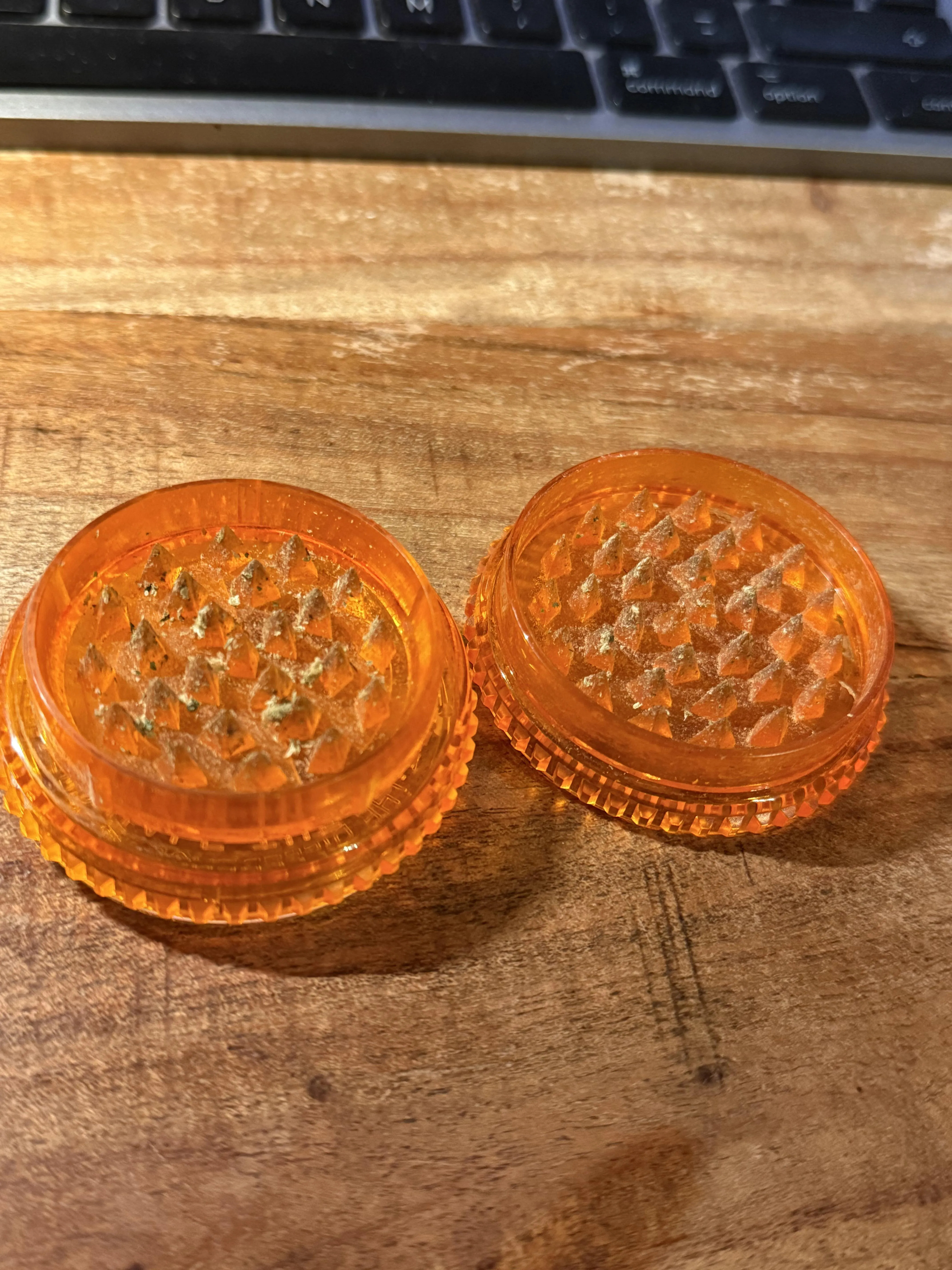 How tf do you clean the S&B grinders? Using isopropyl alcohol dissolves the plastic a bit and ruins this masterpiece of a grinder