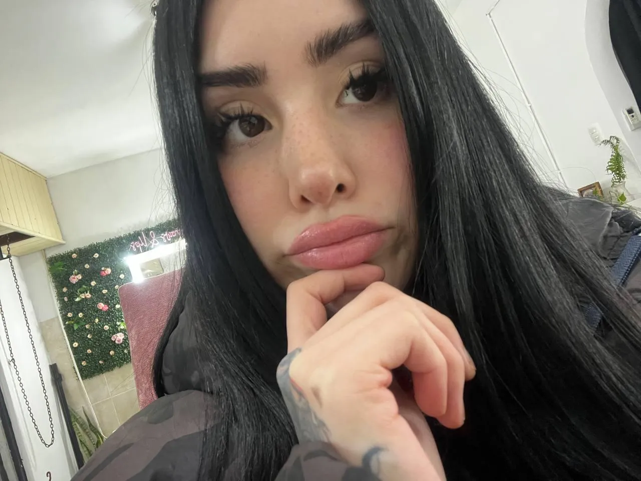 Can you think of dirty things to do with my mouth?