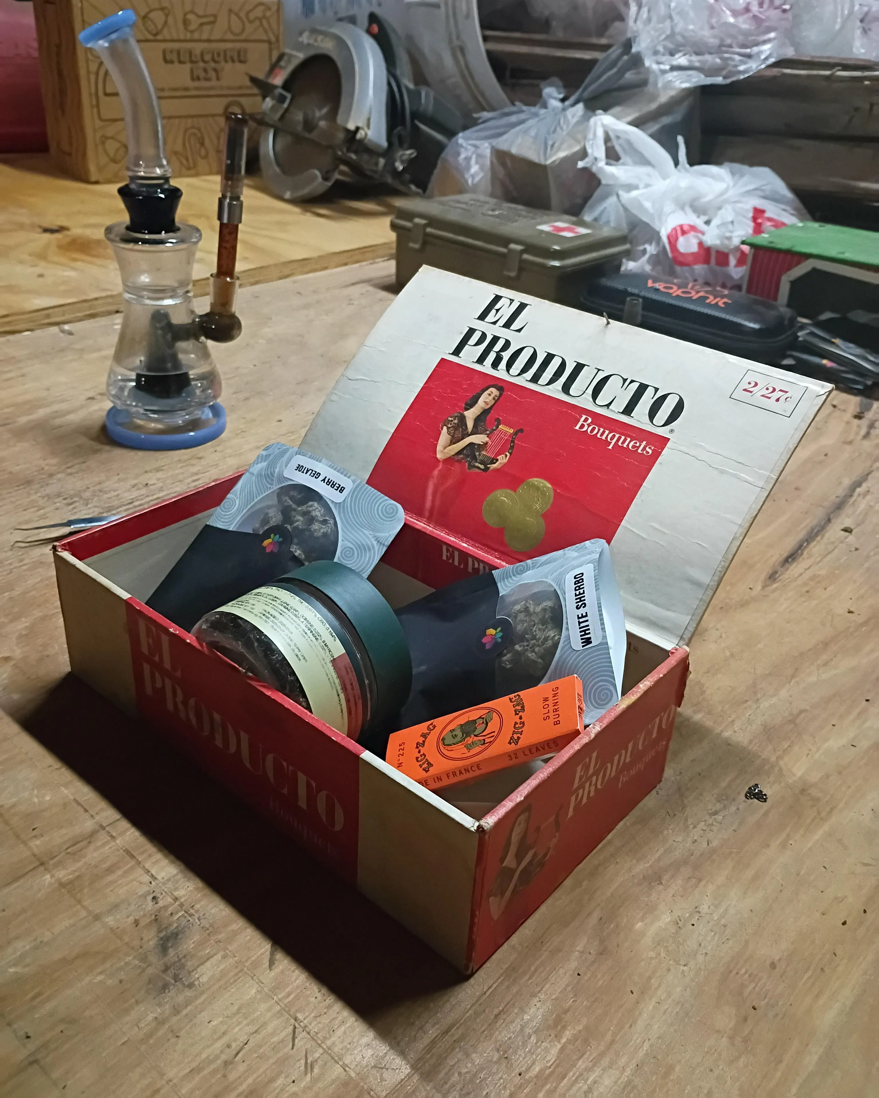 Found this cool old cigar box. (Don't mind my dirty QoQ hanging out in the background)