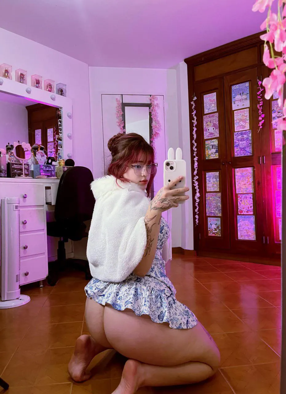 I love to show my pawg ass off