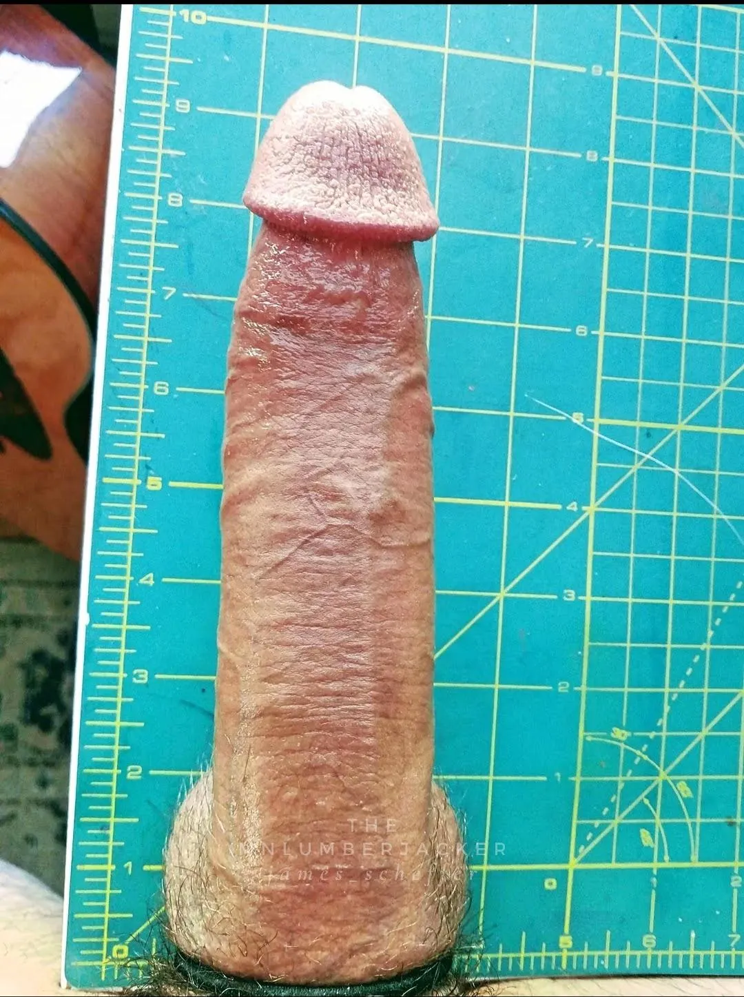 love how big and swollen this ring makes me