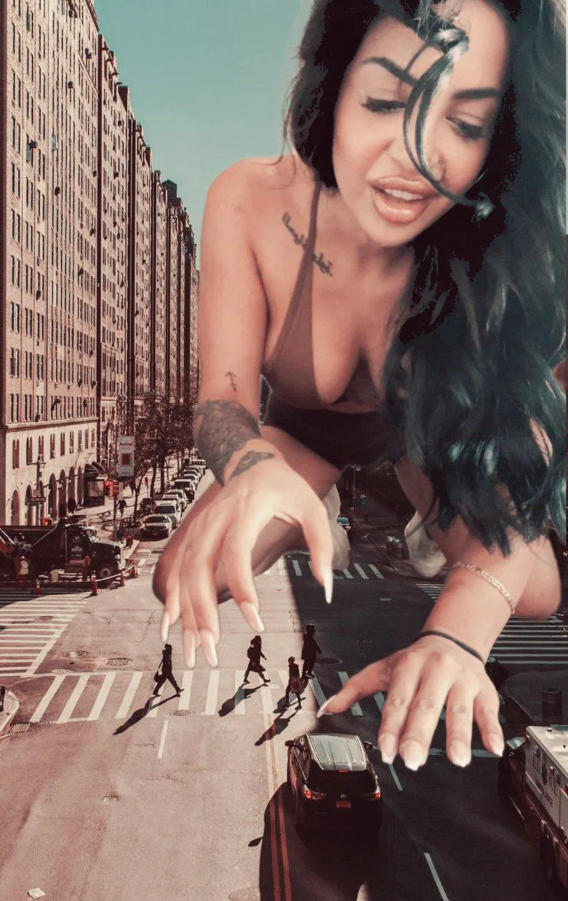 New here, can any of you tinies help!!