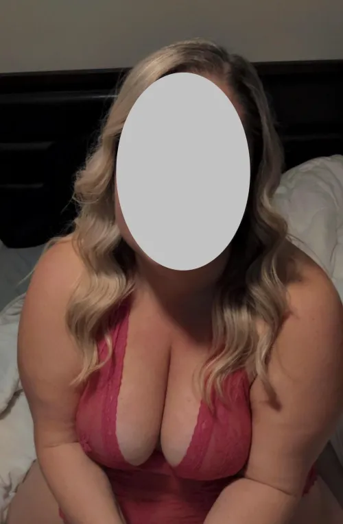 Sitting here waiting patiently 😋 (f)