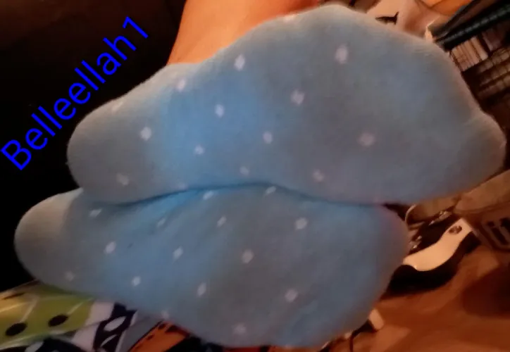 10 day worn socks ready to ship to you! Corn chip smell and very sweaty from yardwork