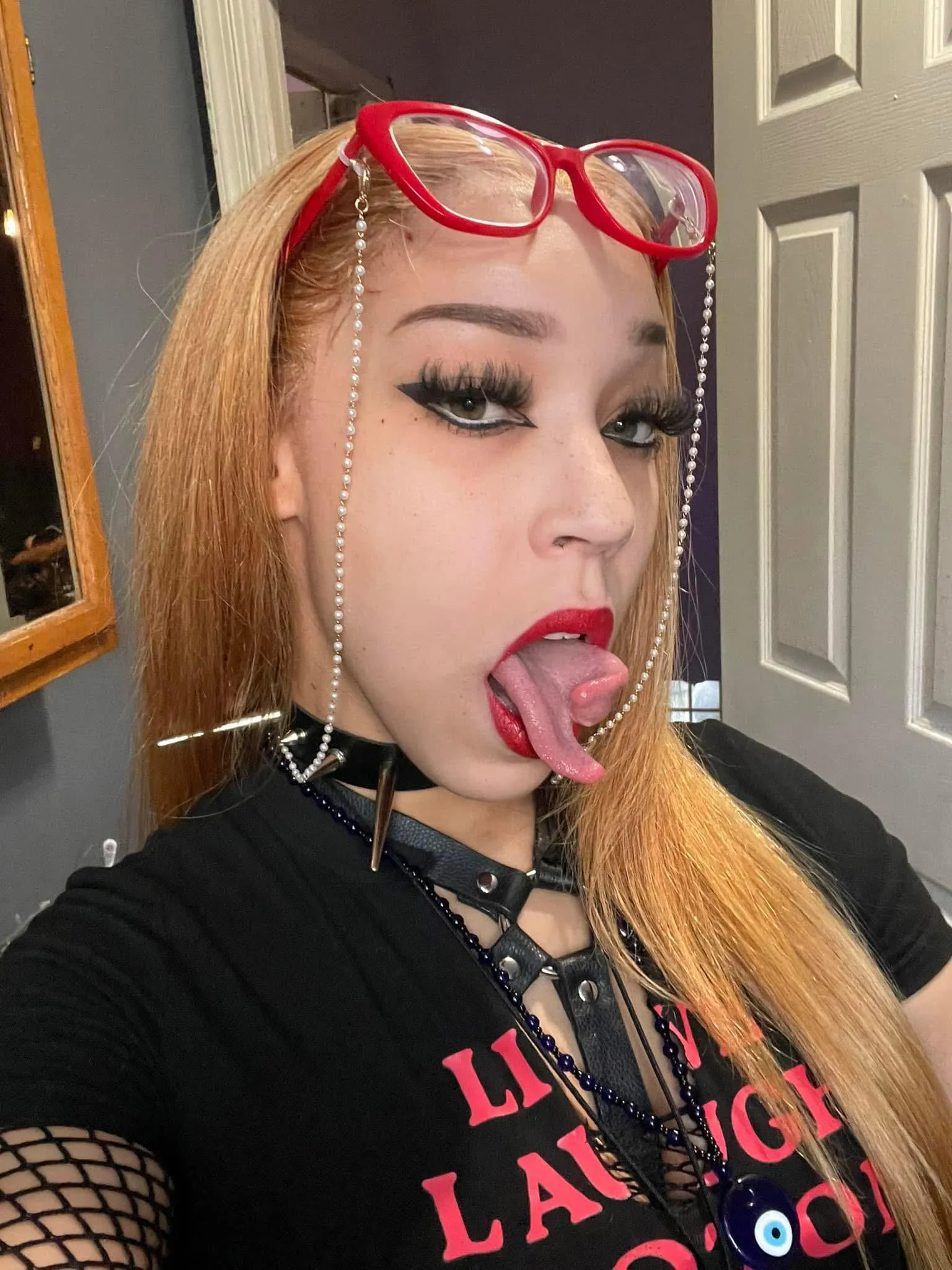 Soft spark, sharp focus 💫