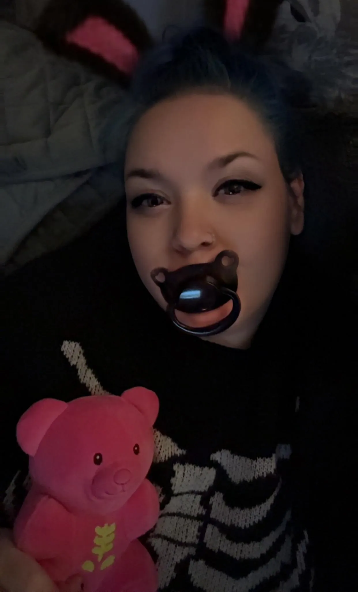 New paci and spoopy stuffy 🖤