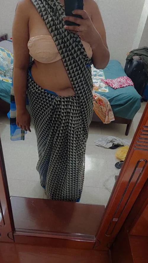 আসো আমার নাভির গভীরে হারিয়ে যাও 🫦