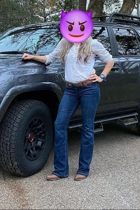 46/48 [MF4M], visiting Dallas the last weekend of November looking for a select male, she is a size queen, cuckold relationship