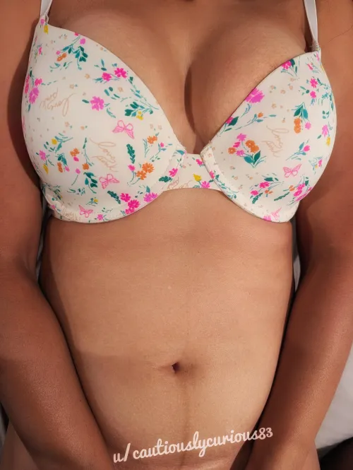 A flowery attire for fall