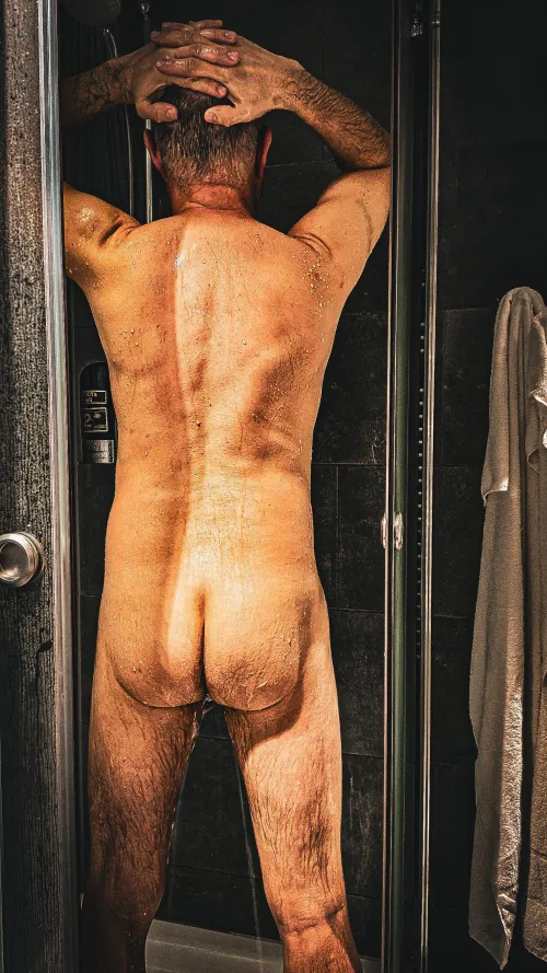 Would love somebody to sneak in and give me a reacharound