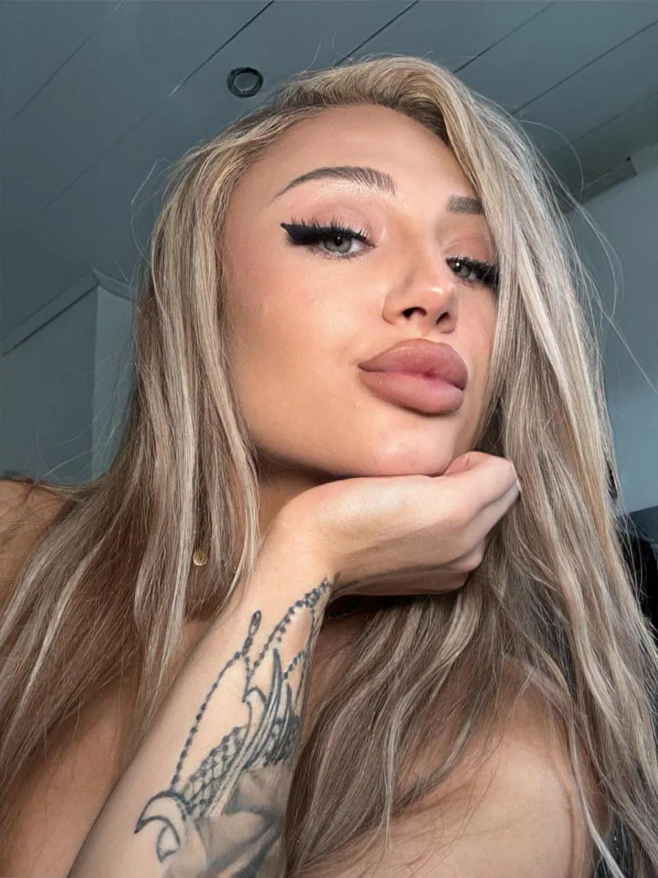 Confidence looks best with a bold lip