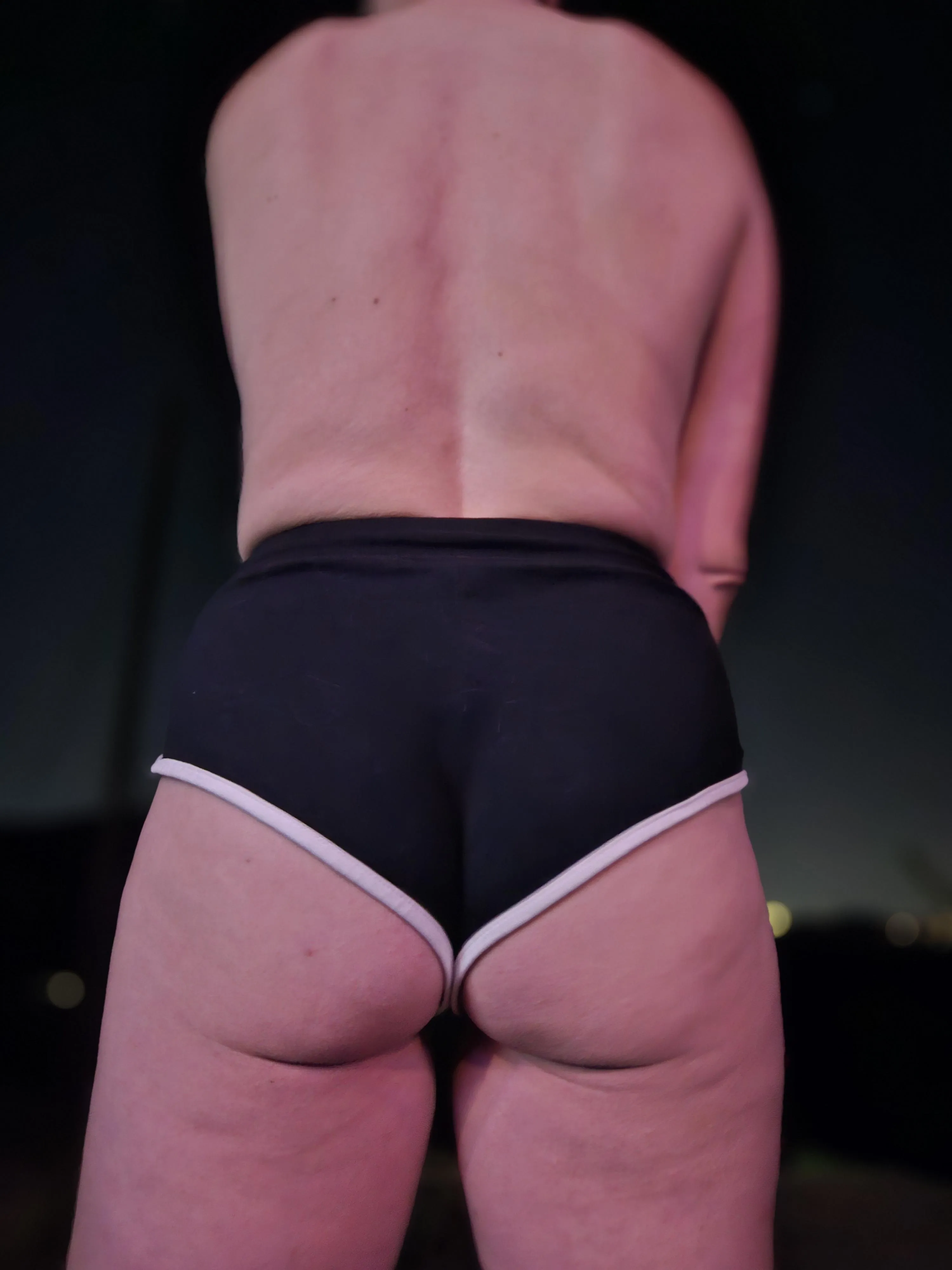 Country living. Watching the World Series like this outside! Are you rooting for the BlueJays or the Dodgers?