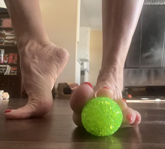 i love to play with balls with my feet.