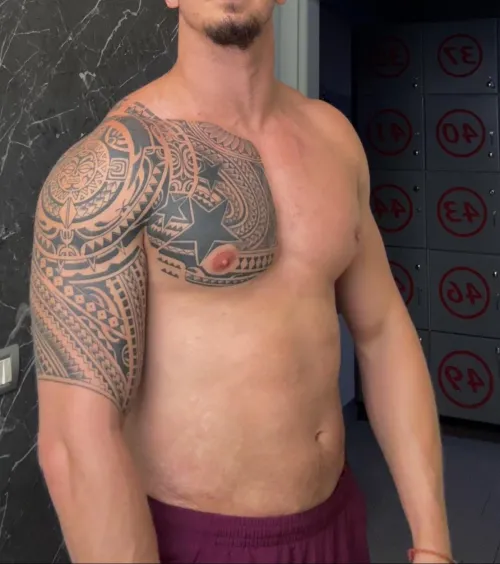 Touch that looking at me and begging