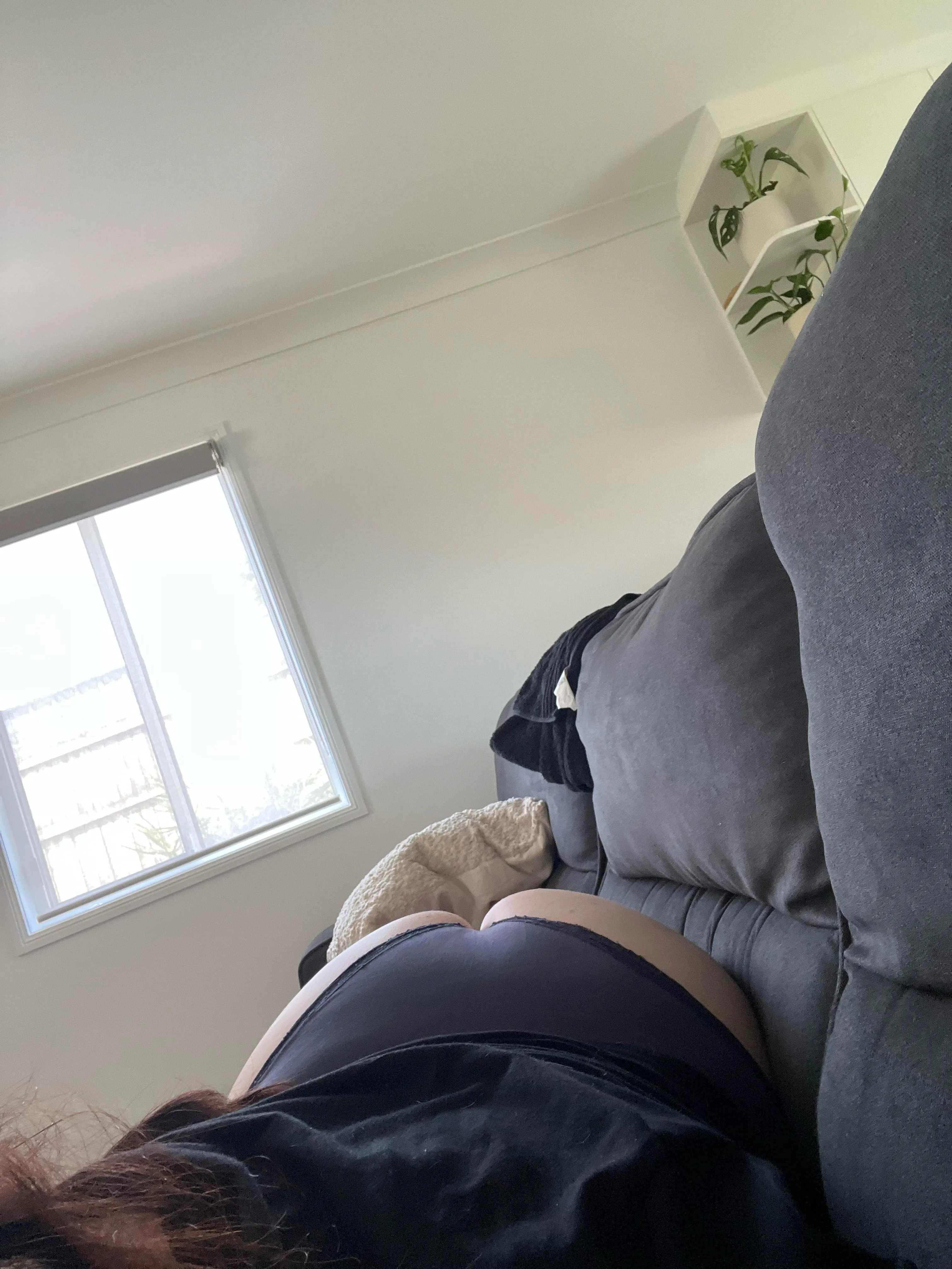 Happy girl & a peachy booty 🍑