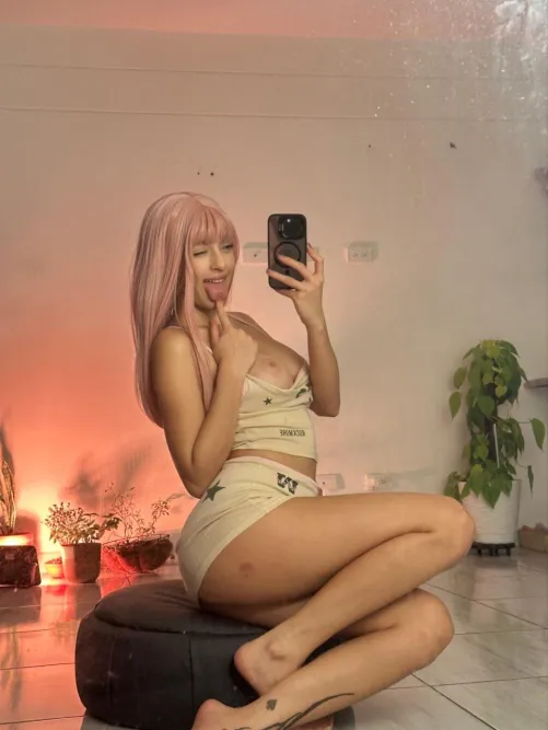 pink hair and a mistake on my top xd