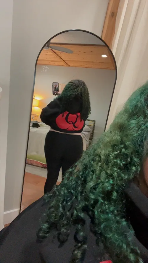 Showing out & showing off