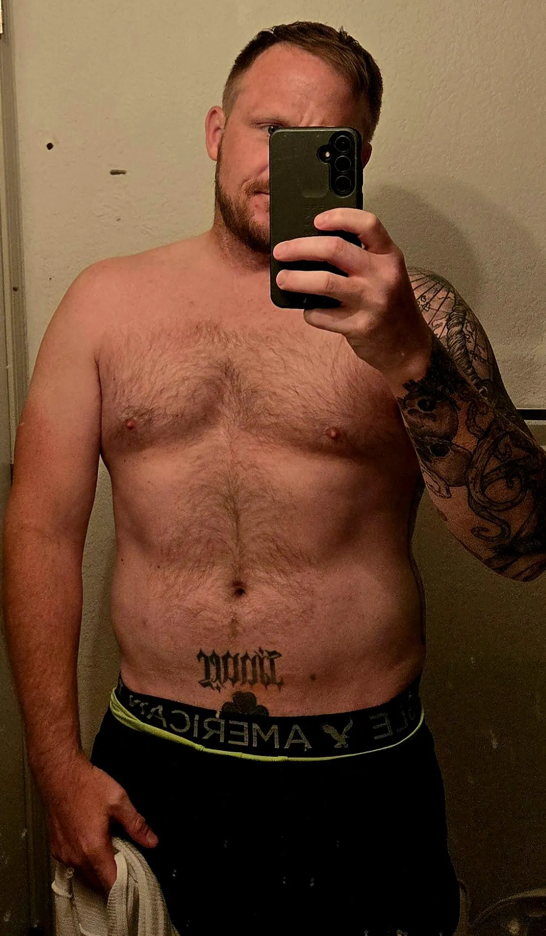 Any beautiful ladies looking for a good time tonight?