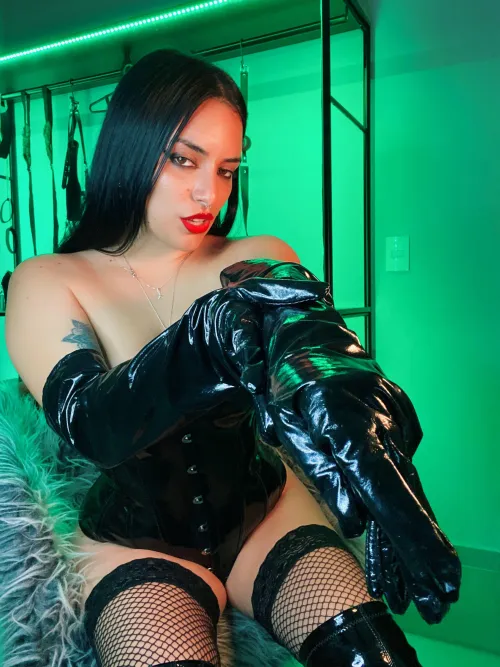 Do you like how my gloves match my domme outfit?