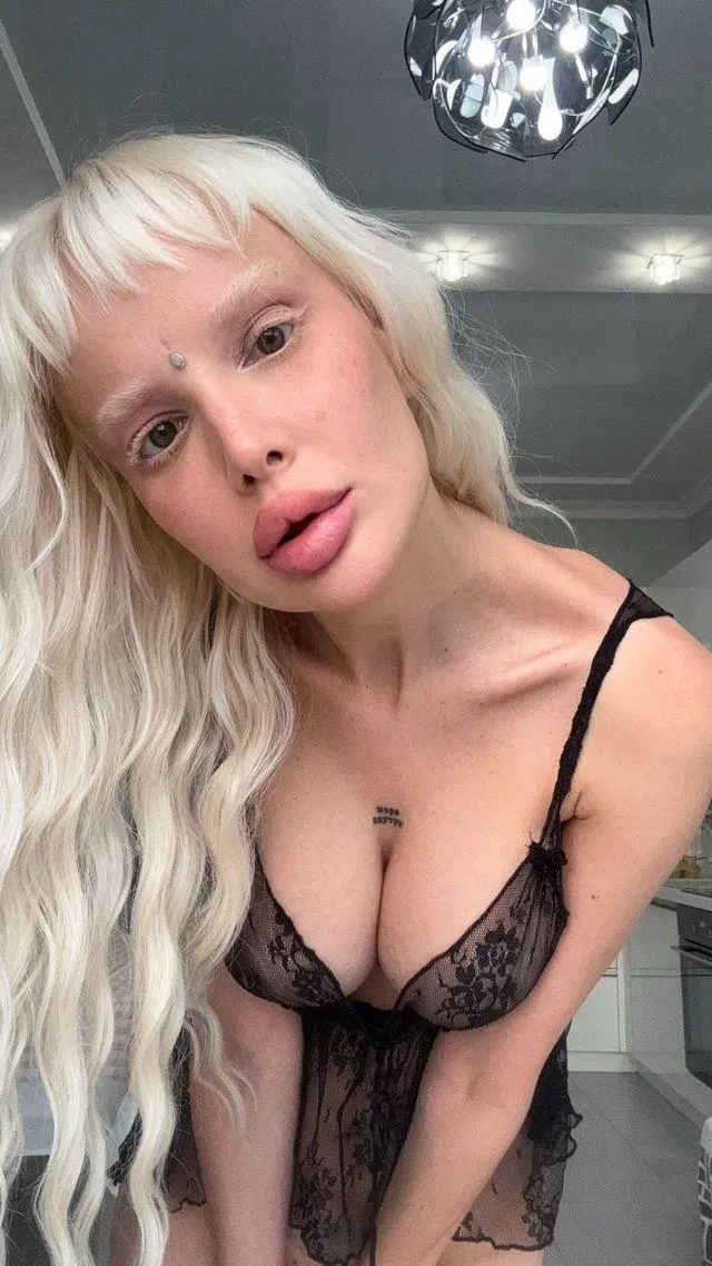 im just real albino girl, my snapp AkiiraaBrook or tgg Nora_pq