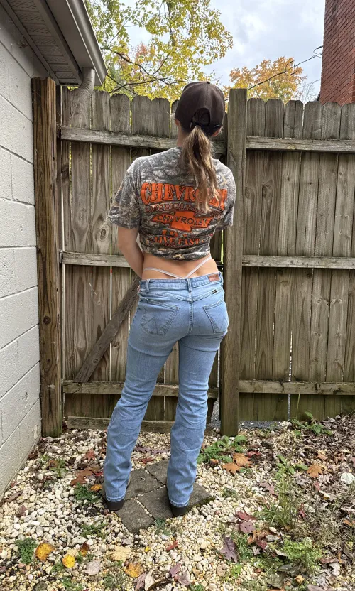 just got down cleaning my chicken coop and had to capture the tail