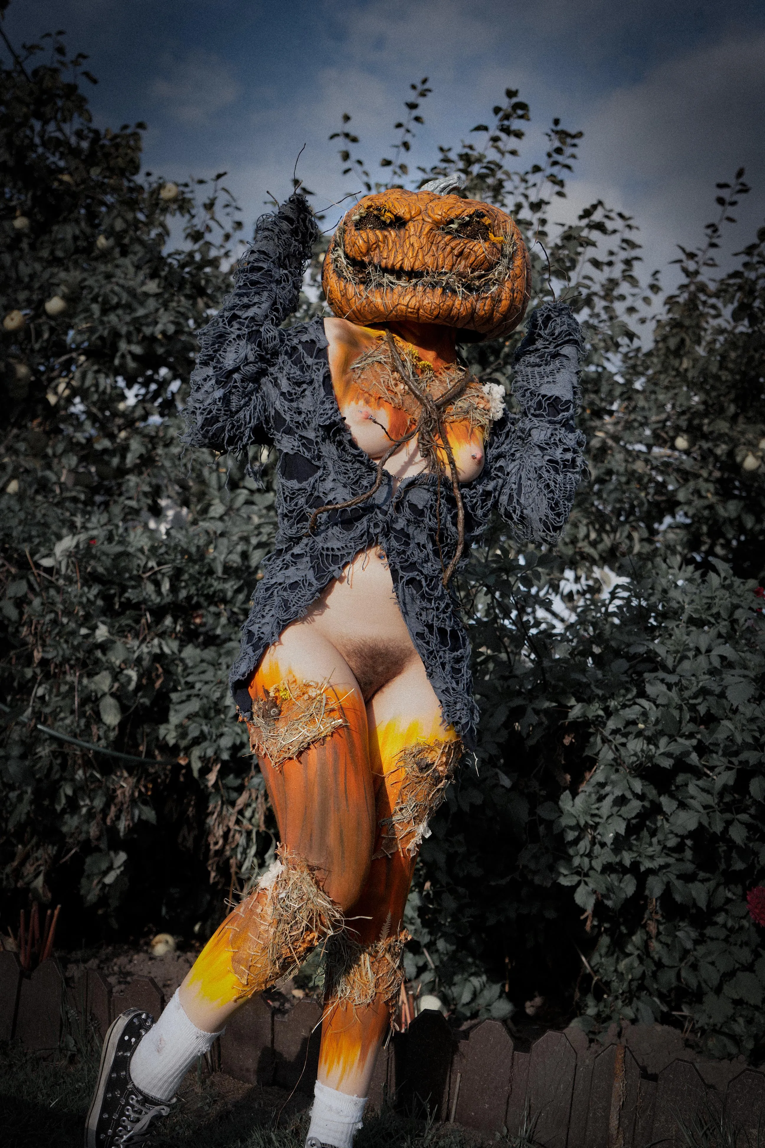 Pumpkinhead hairy girl