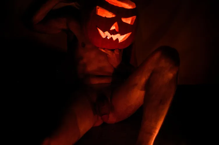 Something missing from my costume... 🎃[M] SAP#278