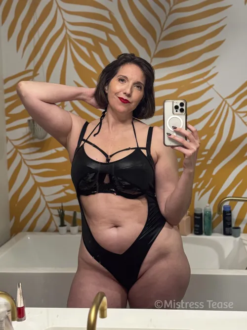 You can't miss these hips ;)