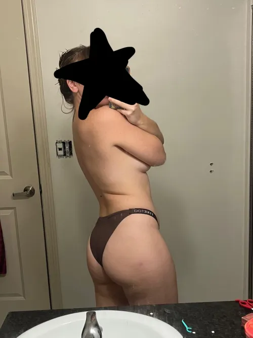 F28 Getting ready for work. Coffee date with myself first 😌