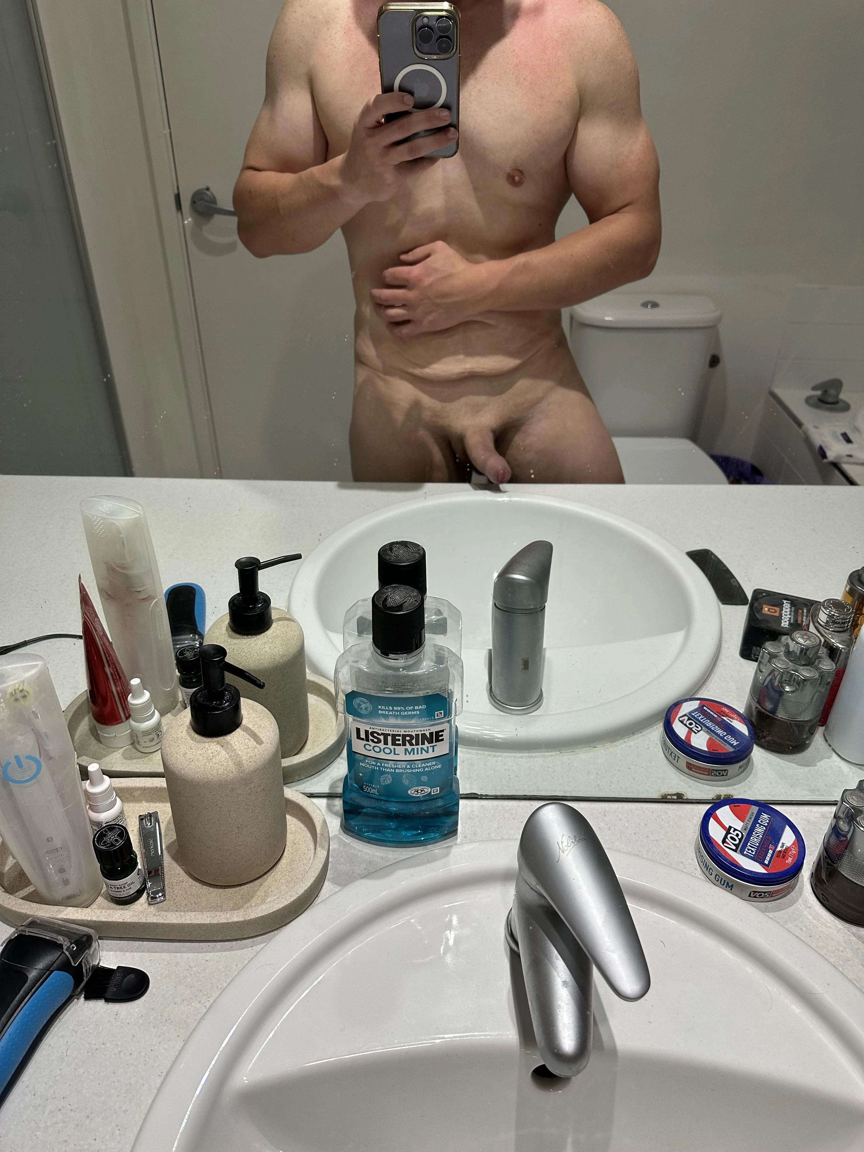 Hallo! (M28) visiting Berlin for the weekend, someone show me a good time?