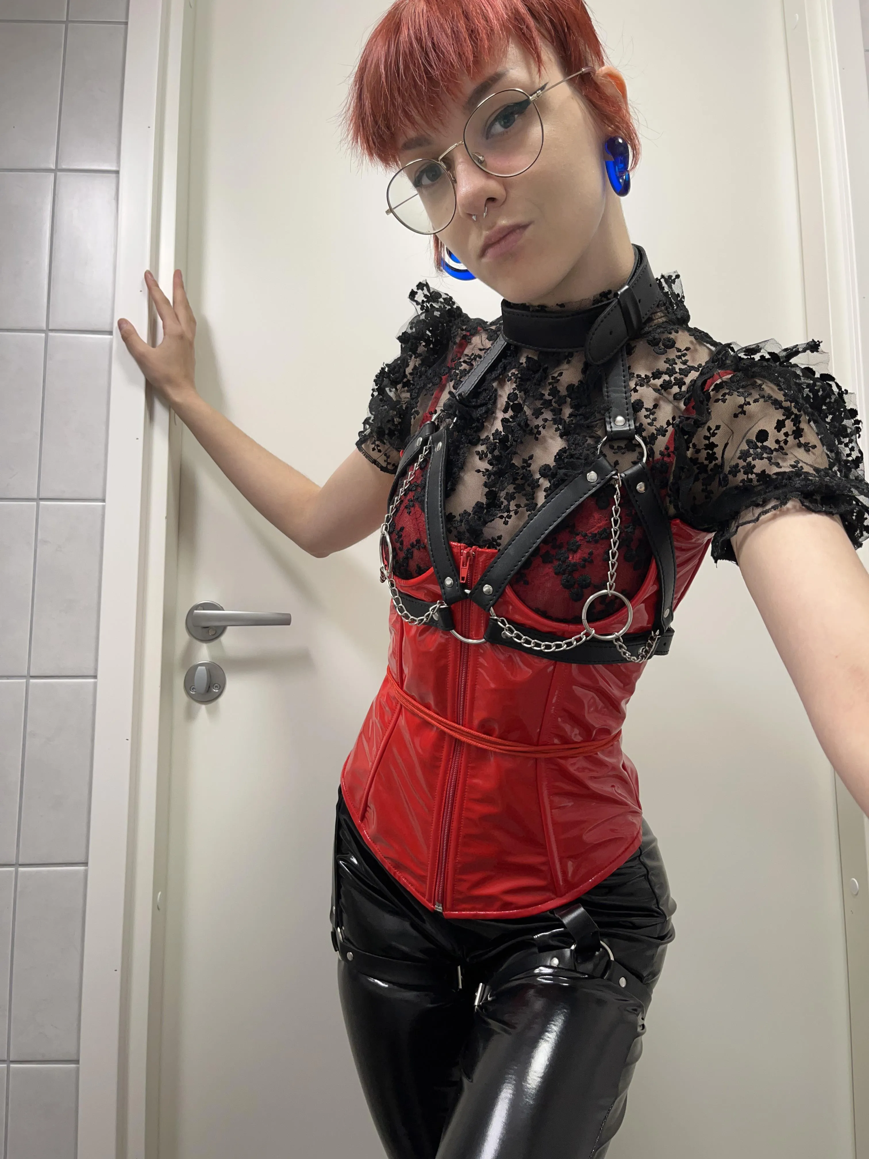 Red color is back 😈😍