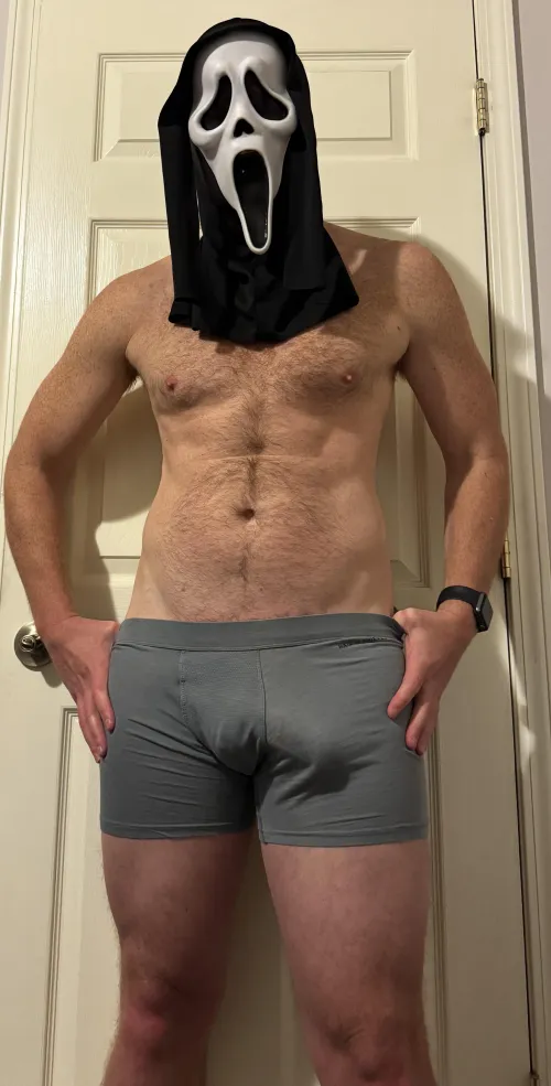 The rest of my costume didn’t come in on time, should I just wear this?