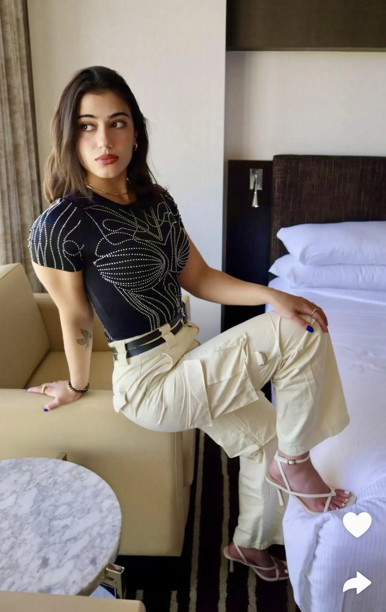 I'd love to be in that hotel room with Sara