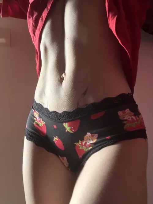 Sun's out so tummy's out too